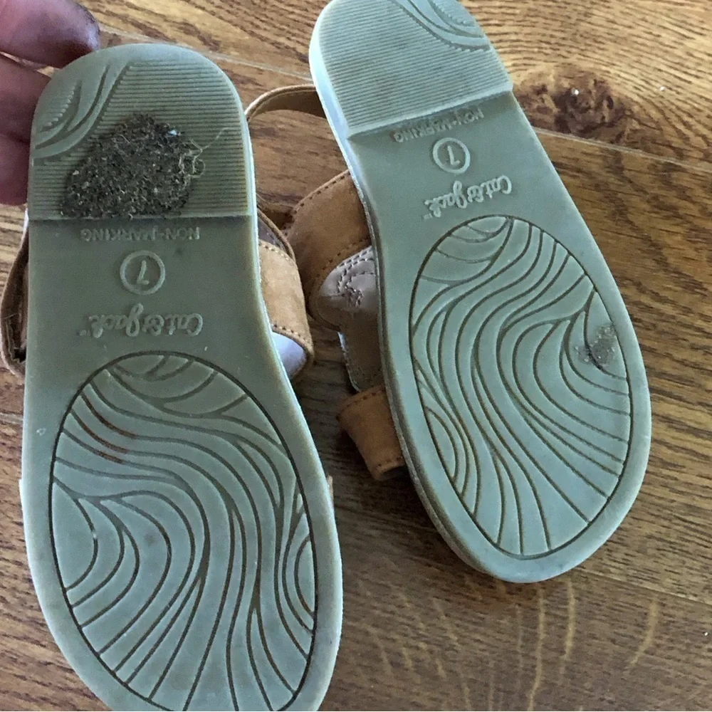 Cat & Jack unicorn sandals in size 7